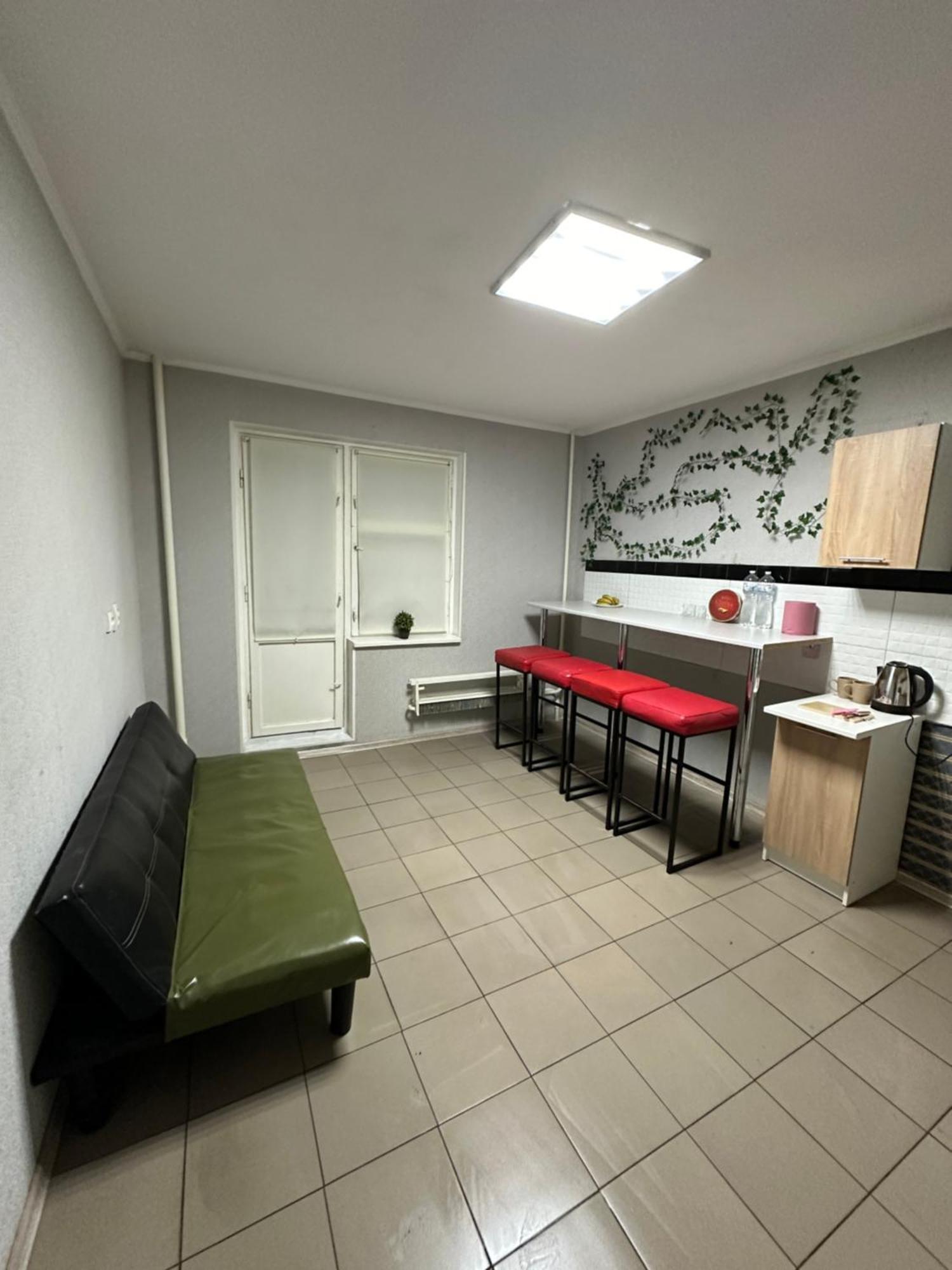 Ararat-Poznyaki Hostel Kyiv Exterior photo